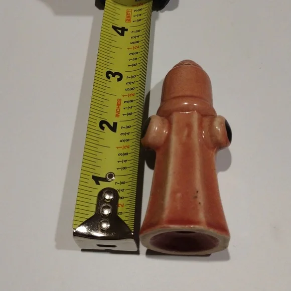 Vintage 1960, dog lifting leg on fire hydrant salt and pepper shaker made Japan - Picture 10 of 11